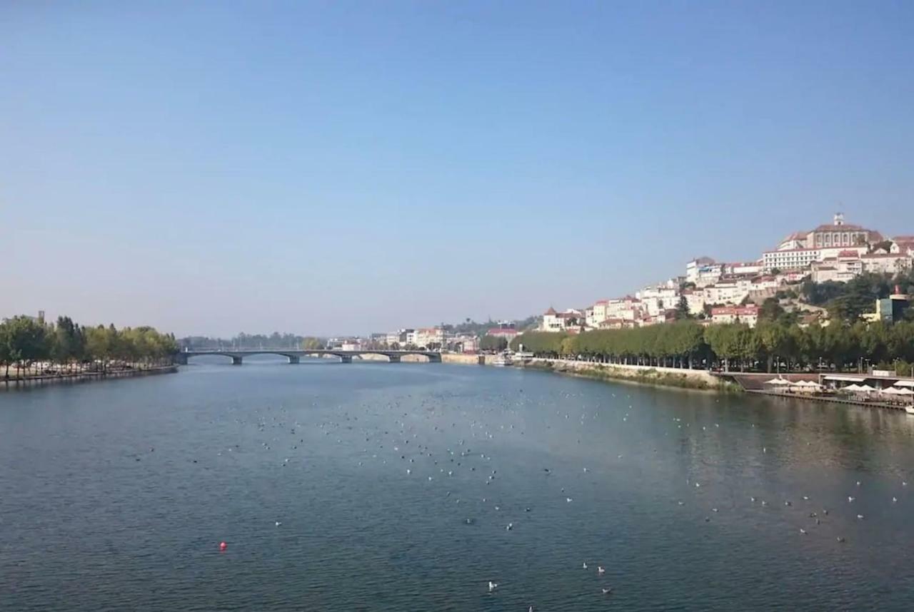 T1 Amplo E Repleto De Luz Junto A Pc Do Comercio - Self Check In Coimbra Exteriör bild